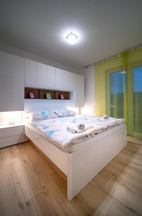 Apartments Arbis ロパール エクステリア 写真