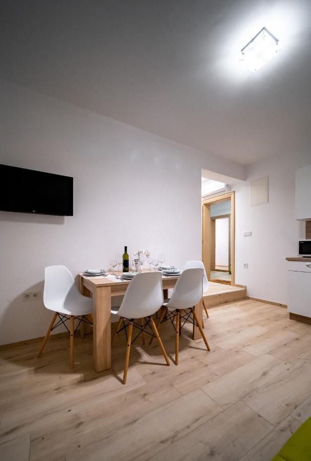 Apartments Arbis ロパール エクステリア 写真