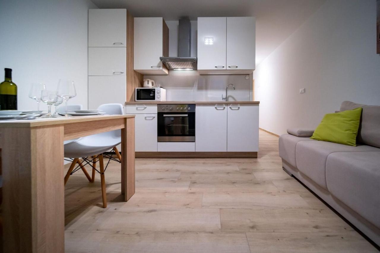Apartments Arbis ロパール エクステリア 写真
