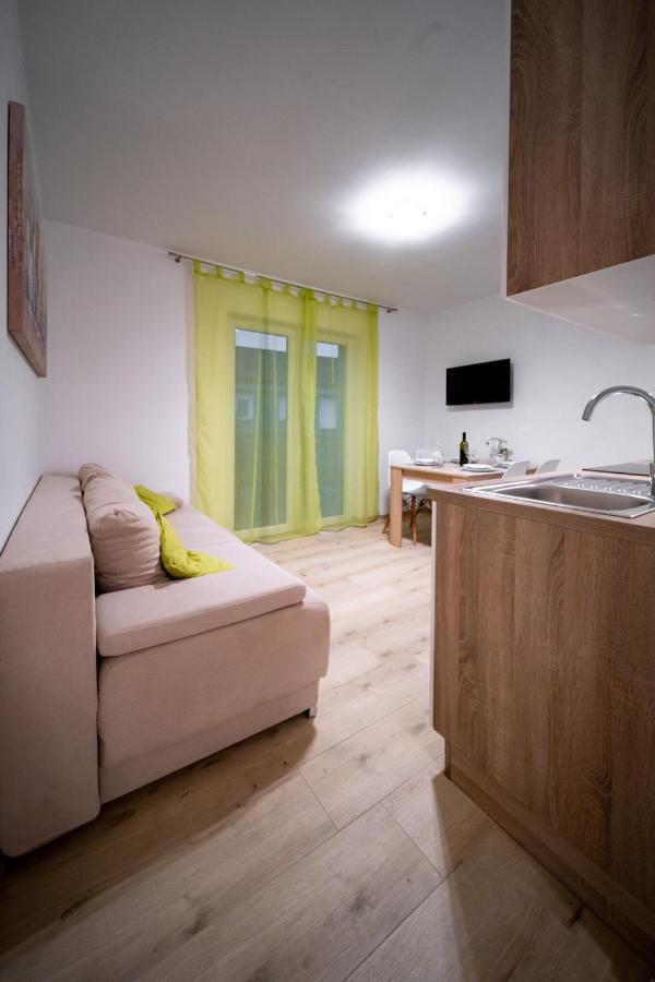 Apartments Arbis ロパール エクステリア 写真