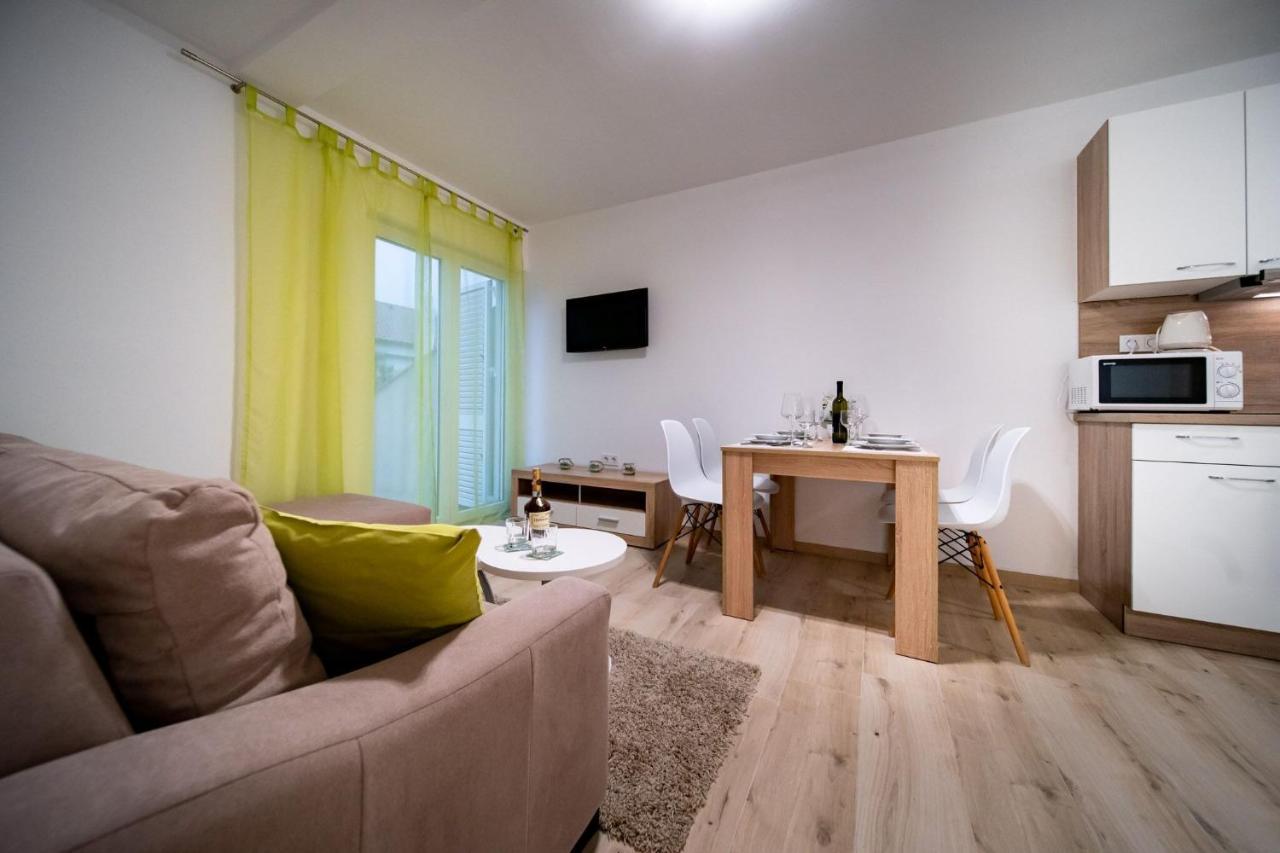 Apartments Arbis ロパール エクステリア 写真