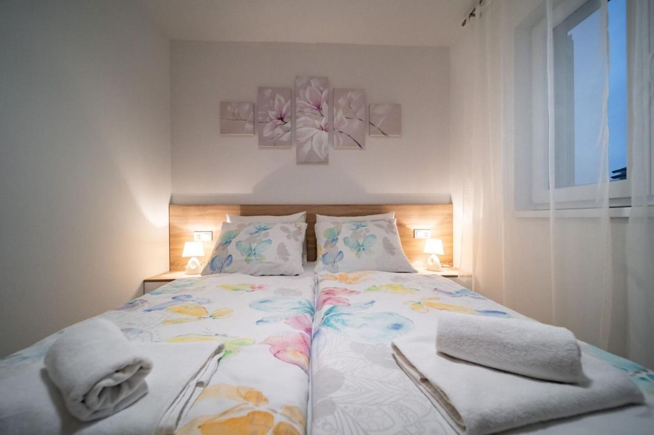 Apartments Arbis ロパール エクステリア 写真