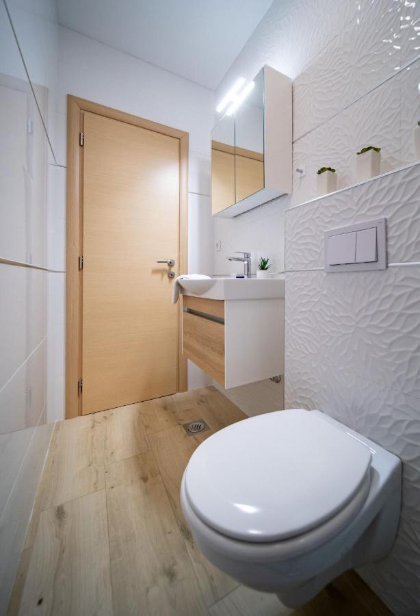 Apartments Arbis ロパール エクステリア 写真