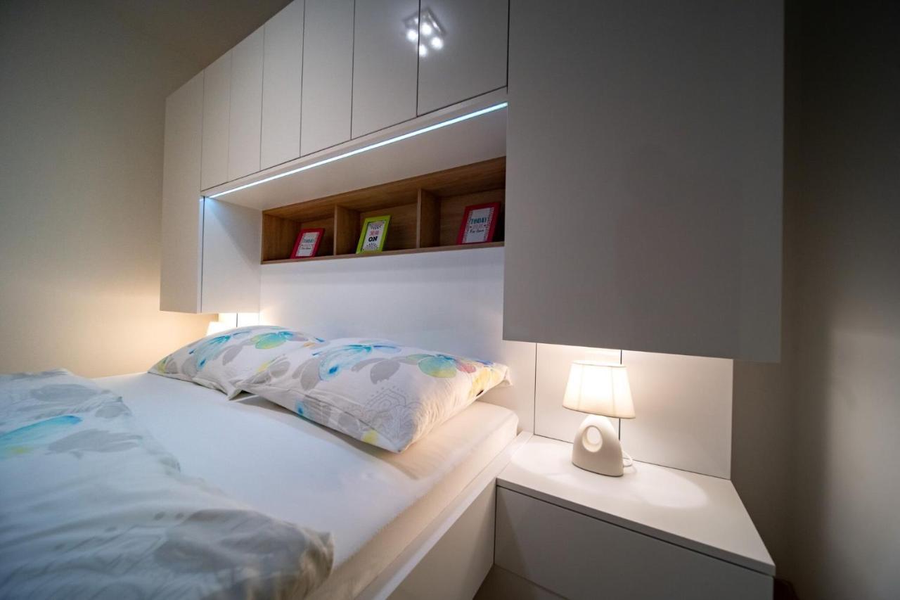 Apartments Arbis ロパール エクステリア 写真