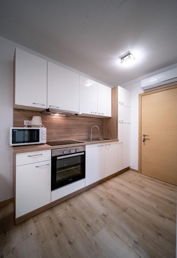 Apartments Arbis ロパール エクステリア 写真
