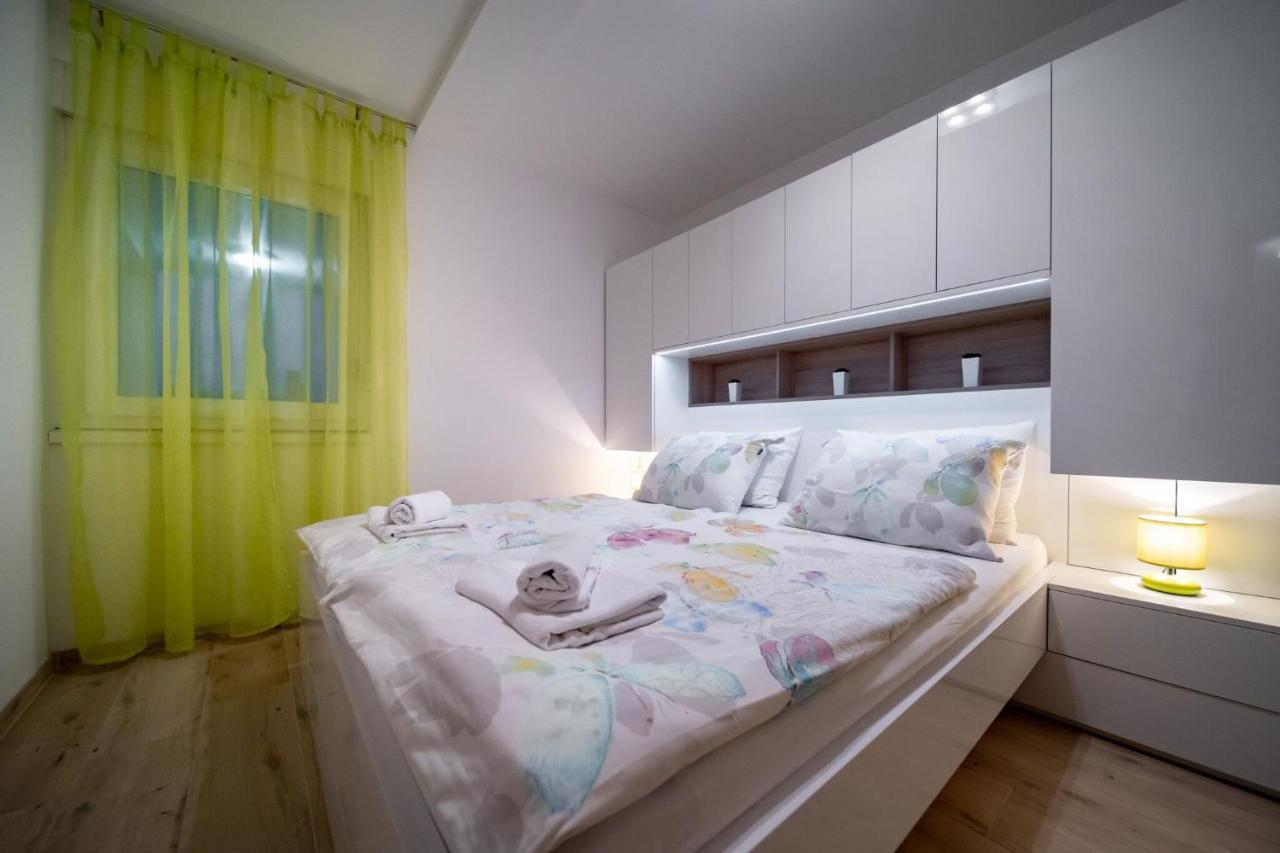 Apartments Arbis ロパール エクステリア 写真