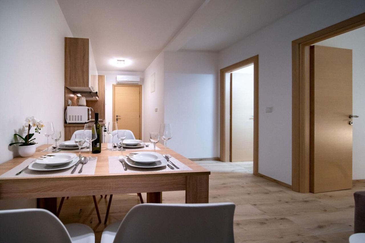 Apartments Arbis ロパール エクステリア 写真