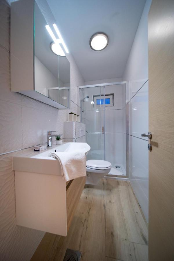 Apartments Arbis ロパール エクステリア 写真