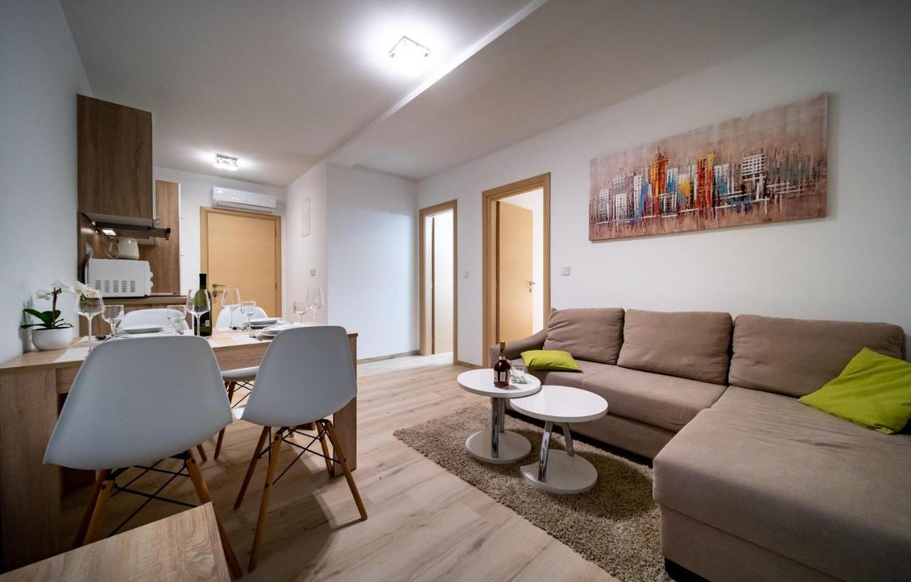 Apartments Arbis ロパール エクステリア 写真