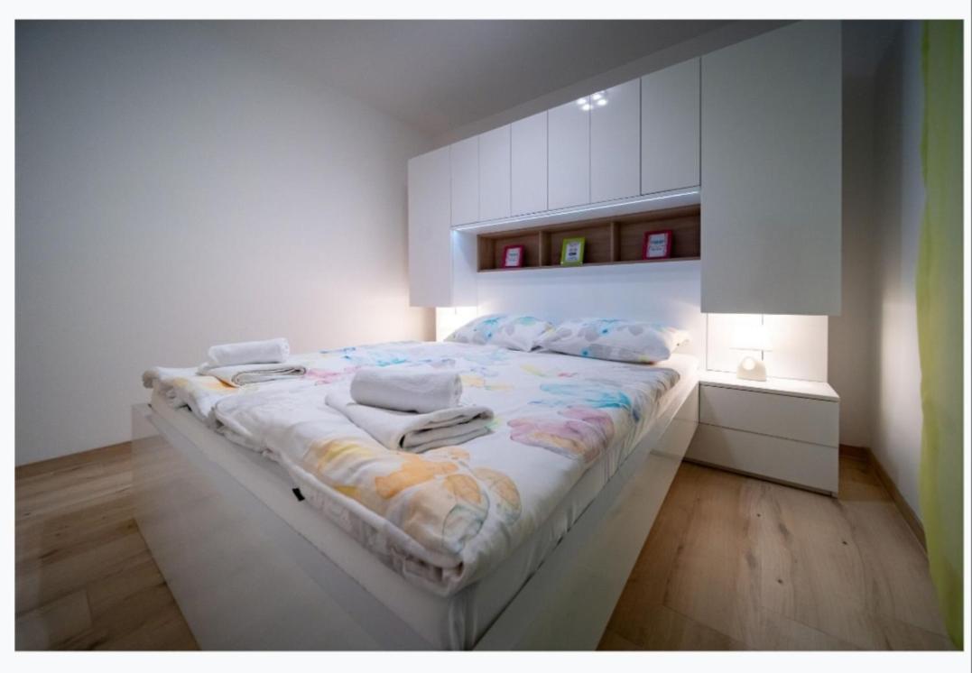 Apartments Arbis ロパール 部屋 写真